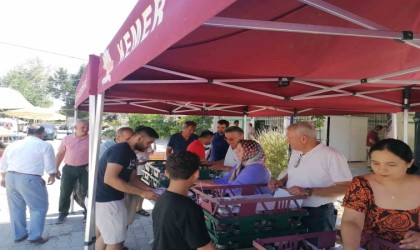 Başkan Topaloğlundan vatandaşlara aşure ikramı