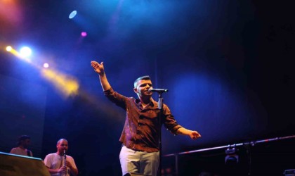 Bilal Sonsesten muhteşem sahne