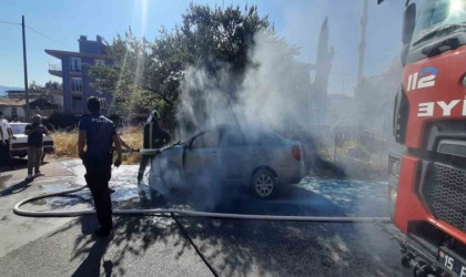 Burdurda seyir halindeki otomobil alev alev yandı
