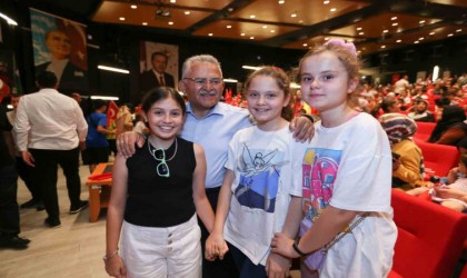 Büyükşehir KAYMEK Yaz Kursları, öğrencilerin gönlünü fethetti