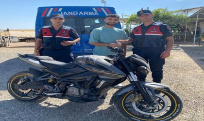 Çalıntı motosikleti satarken yakalandı