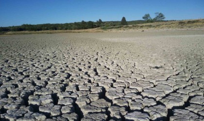 Çanakkalede Kumköy Barajı tamamen kurudu