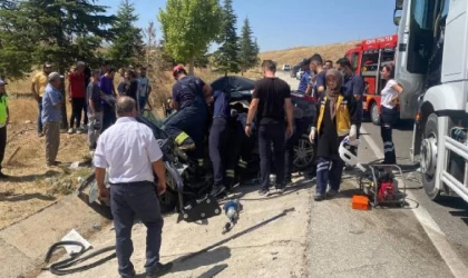 Cenaze dönüşü kaza: 1 ölü, 3 yaralı