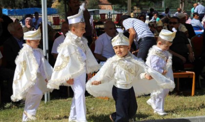 Çocuklar toplu sünnet oldu, şenlikte unutulmaz bir gün yaşadı