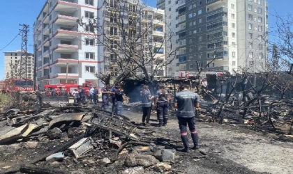 Çocukların attığı torpil, evi yaktı