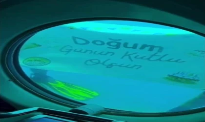 Deniz altında sürpriz doğum günü 