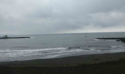 Denizde kaybolan genci arama çalışmaları sürüyor