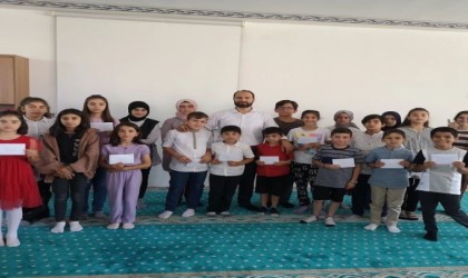 Dereceye giren öğrenciler para ile ödüllendirildi