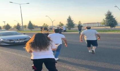 Diyarbakır’da ambulansın önü kesilip sağlık çalışanları bıçaklı saldırıya uğradı: 4 yaralı