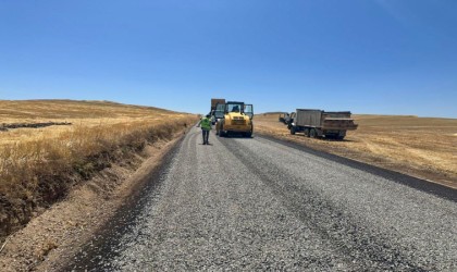 Diyarbakırda kırsal mahalle yollarında çalışmalar sürüyor