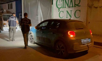 Dur ihtarına uymayan sürücünün polisten kaçtığı anlar kamerada