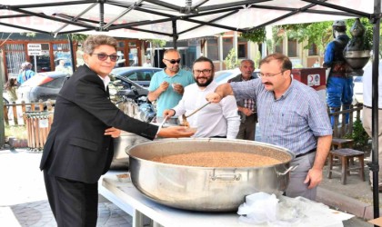 Emet Belediyesinden 5 bin kişilik aşure ikramı
