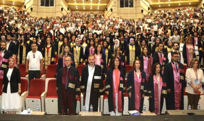 ERÜ Halil Bayraktar Sağlık Hizmetleri MYO yeni mezunlarını verdi