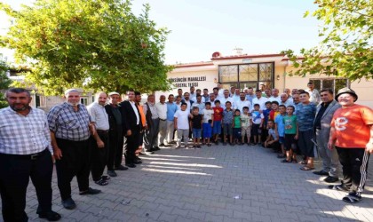 Fadıloğlu ve Çelikaslan kırsal mahallelerdeki vatandaşlarla bir araya geldi