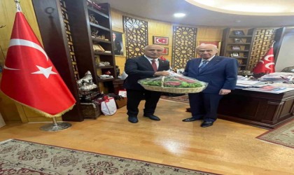 Festivalin ilk daveti Bahçeliye