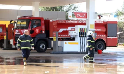 Gaziantep’te atıl haldeki otelde yangın (3)