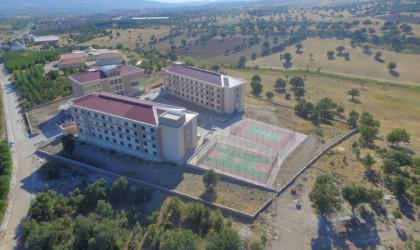 Gediz Meslek Yüksekokulu 11 bölümü ile yeni öğrencilerini bekliyor