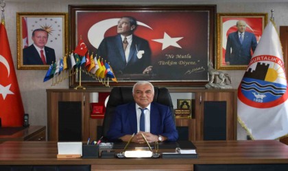 Görevden alınmasıyla ilgili Yumurtalık Belediye Başkanı Filik, açıklama yaptı