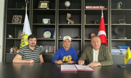 Göztepe, Ankaragücünden Fıratcan Üzümle anlaştı