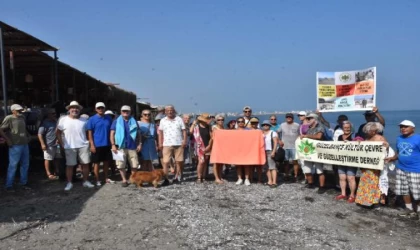 Güzelbahçe sahilinde ’Havlunu Kap Gel’ eylemi