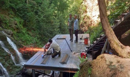 Güzeldere Şelalesine seyir terası