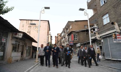 Hakkari Valisi Çelik, sanat sokağı çalışmalarını denetledi