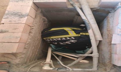 Havalandırma boşluğuna düşen yavru kedi kurtarıldı