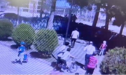 İmama saldığı görüntüleri kamerada