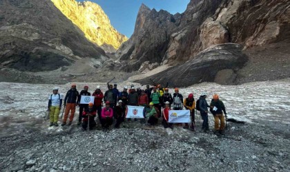 İnegöllü sporcular Cilo Dağında buz tırmanış eğitimine katıldı