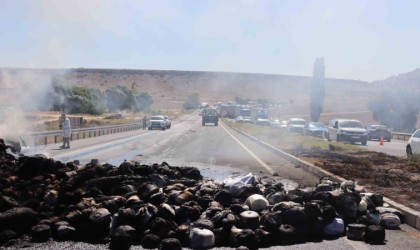 İplik yüklü tır cayır cayır yandı, kilometrelerce araç kuyruğu oldu