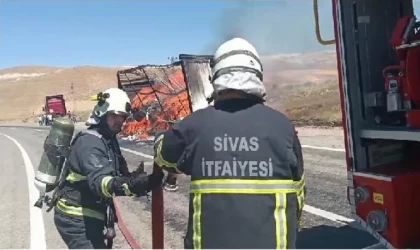 Islak mendil ve çocuk bezi yüklü TIR’ın dorsesi yandı