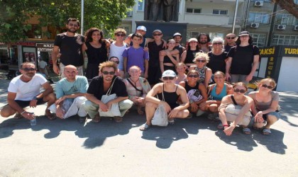 İsviçreli gençler Burhaniyeye hayran kaldı