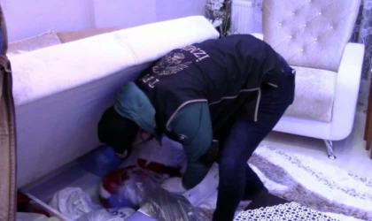 İzmir’de FETÖ’nün gaybubet evlerine operasyon; 20 gözaltı