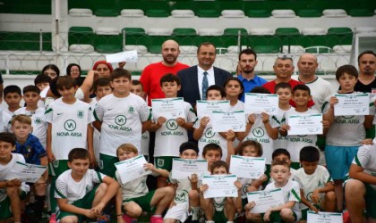 İznikspor yaz futbol okulunda sertifika heyecanı
