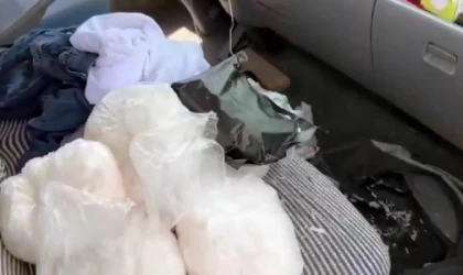 Kamyondaki valizden 6 kilo metamfetamin, 1 kilo kokain çıktı