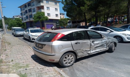 Karabükte panelvan ile otomobil çarpıştı: 4 yaralı