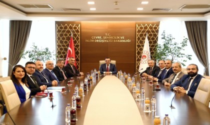 KAYSO yönetiminden Bakan Özhasekiye hayırlı olsun ziyareti