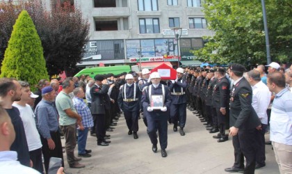 Kazada ölen uzman çavuş askeri törenle son yolculuğuna uğurlandı