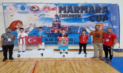 Kendileri küçük başarıları çok büyük