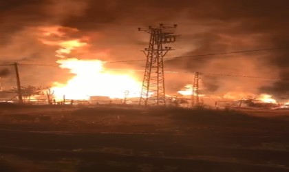 Köyde çıkan yangında 7 ev alevlere teslim oldu