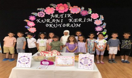 Kuran öğrenen minikler taç giydiler