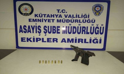 Kütahyada bir şahsın üzerinde ruhsatsız tabanca ele geçirildi