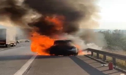 Lüks araçtan geriye hurda yığını kaldı