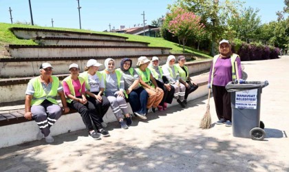 Manavgatın sokaklarına kadın eli değdi