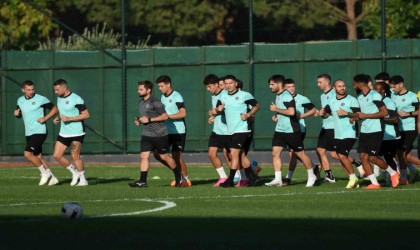 Manisa FK - Tuzlaspor karşılaşmasının saati ve stadı sıcak havadan dolayı değiştirildi