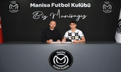 Manisa FK Akademisinden yetişen Yunus Emre Dursun profesyonel oldu