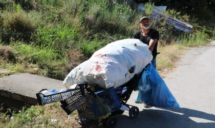 Maratoncunun yürek yakan dramı: Atık topluyor