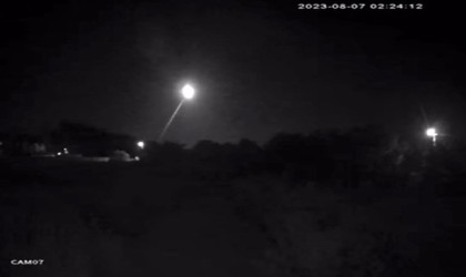 Meteor düştü iddiası: Yalovadan da gözlemlendi
