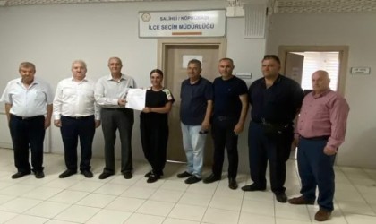 MHP Salihli İlçe Başkanı Halil Tüfek mazbatasını aldı