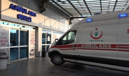 Motosikletin lastiği patladı: 2 yaralı